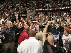 LOL台服下载地址-包含克里夫兰骑士内部会议纪要流出：赛后伤情更新；欧冠使命明确；控场能力受关注的词条