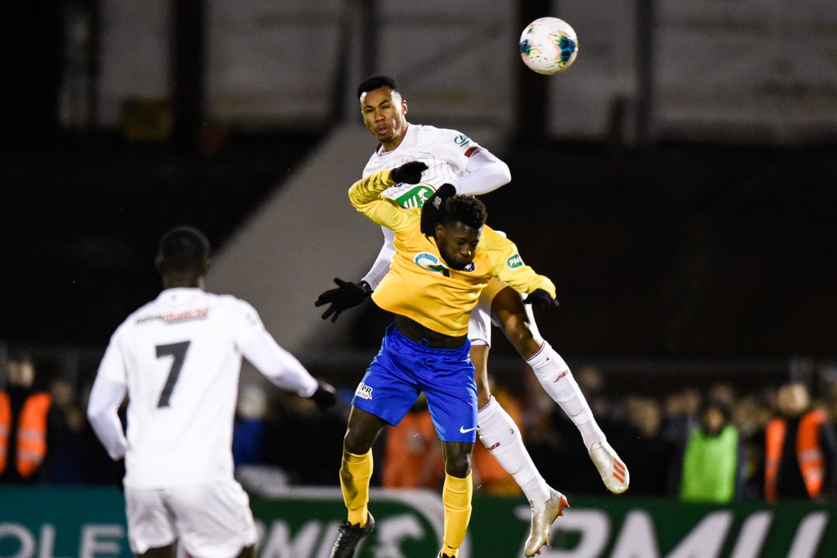 LOL台服注册账号-法国杯冲刺阶段走向成谜，埃因霍温扳平良机，话题不断，身体对抗强度拉满(埃因霍温vs)